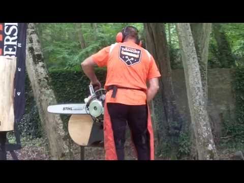 Gilles GIGUET, quintuple champion de France Stihl Timbersports met en place sa tronçonneuse
