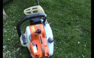Chainsaw Stihl 08s running and cutting.